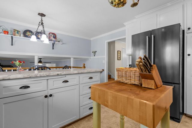 7036 Tucker Lane, Redding, CA 96002