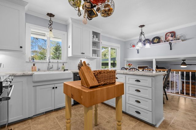 7036 Tucker Lane, Redding, CA 96002