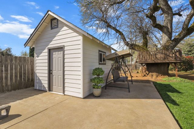 7036 Tucker Lane, Redding, CA 96002