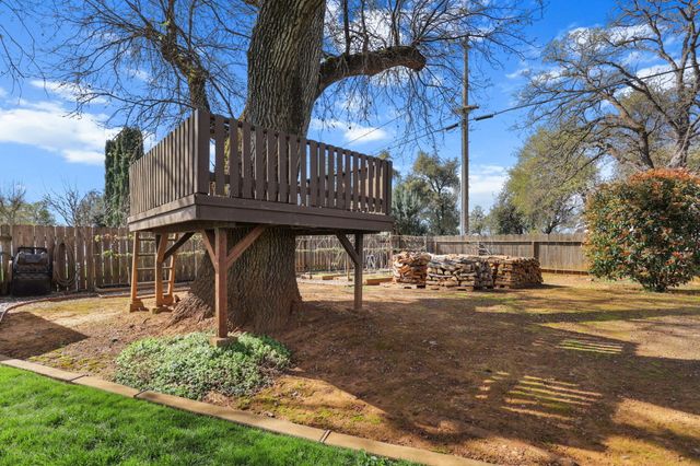 7036 Tucker Lane, Redding, CA 96002