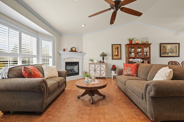 7036 Tucker Lane, Redding, CA 96002