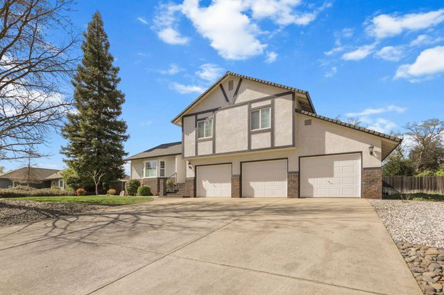 7036 Tucker Lane, Redding, CA 96002