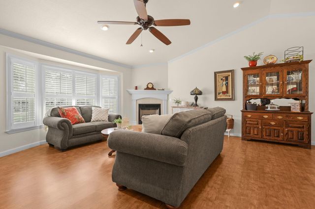 7036 Tucker Lane, Redding, CA 96002