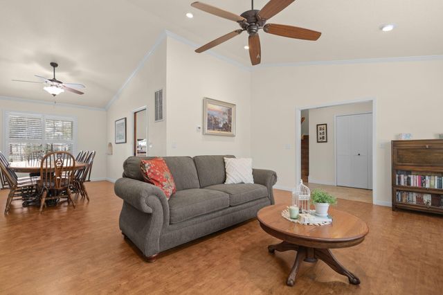 7036 Tucker Lane, Redding, CA 96002