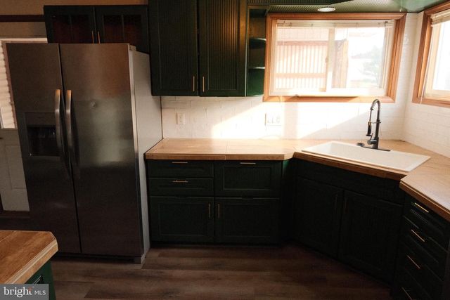 1052 CENTRE TPKE, Orwigsburg, PA 17961