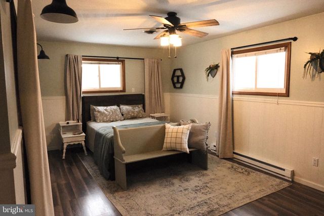 1052 CENTRE TPKE, Orwigsburg, PA 17961