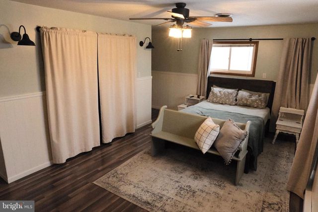 1052 CENTRE TPKE, Orwigsburg, PA 17961