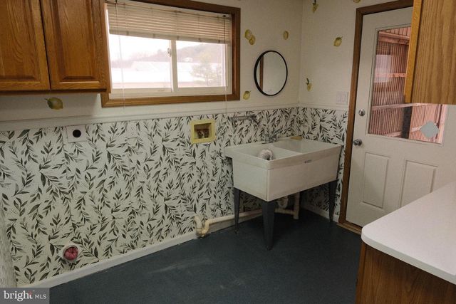 1052 CENTRE TPKE, Orwigsburg, PA 17961