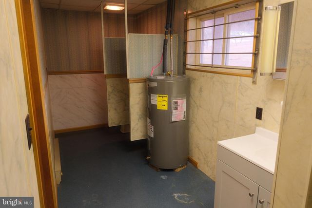 1052 CENTRE TPKE, Orwigsburg, PA 17961