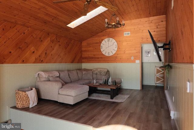 1052 CENTRE TPKE, Orwigsburg, PA 17961