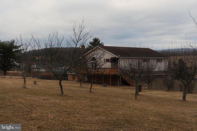 1052 CENTRE TPKE, Orwigsburg, PA 17961