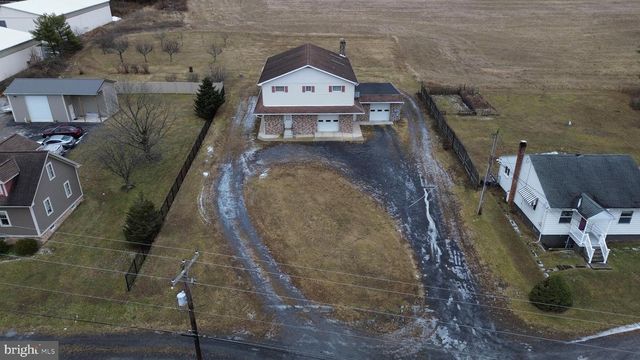 1052 CENTRE TPKE, Orwigsburg, PA 17961