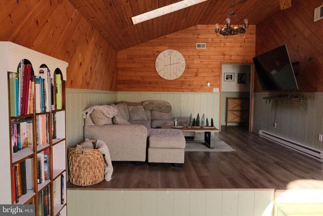 1052 CENTRE TPKE, Orwigsburg, PA 17961