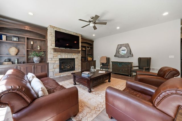 3704 Elio Way, Valparaiso, IN 46385