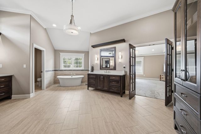 3704 Elio Way, Valparaiso, IN 46385