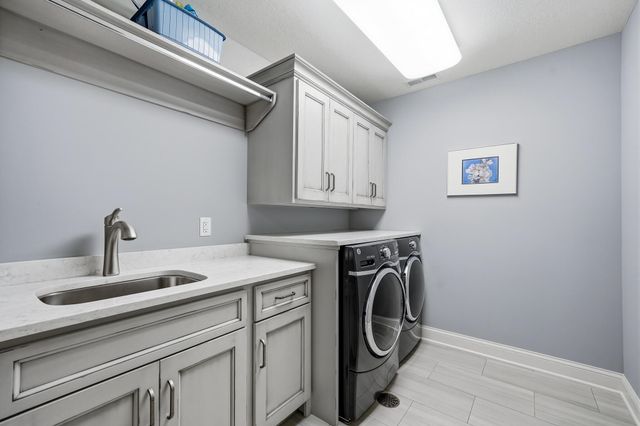 3704 Elio Way, Valparaiso, IN 46385