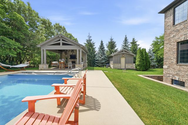 3704 Elio Way, Valparaiso, IN 46385
