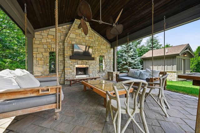 3704 Elio Way, Valparaiso, IN 46385