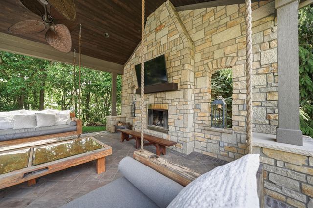 3704 Elio Way, Valparaiso, IN 46385
