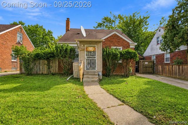 12040 W Parkway Street, Detroit, MI 48239