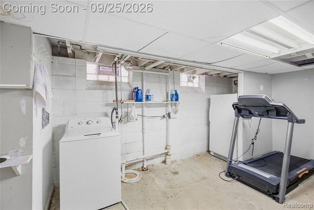 12040 W Parkway Street, Detroit, MI 48239