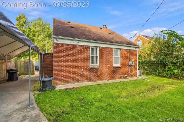 12040 W Parkway Street, Detroit, MI 48239
