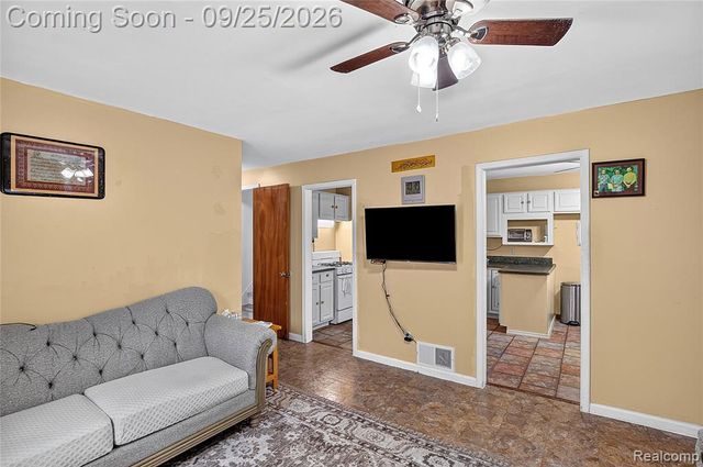 12040 W Parkway Street, Detroit, MI 48239