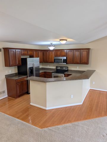 32990 Redstone Drive 103, Chesterfield Twp, MI 48047