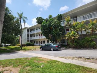 5155 9TH AVENUE N 206 B, St Petersburg, FL 33710