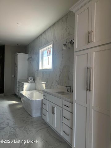 4002 Paramont Commons, Prospect, KY 40059