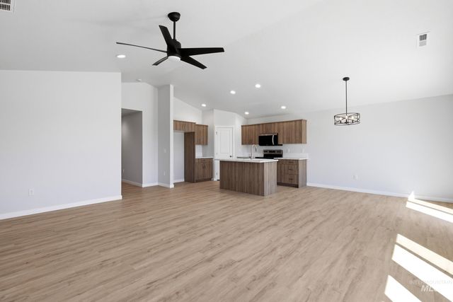 302 W 17th Ave, Jerome, ID 83338