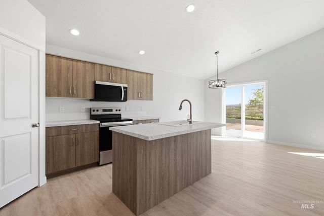 302 W 17th Ave, Jerome, ID 83338