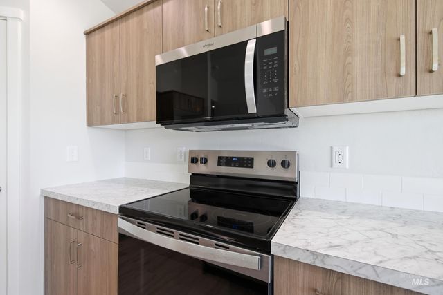 302 W 17th Ave, Jerome, ID 83338