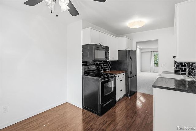 1855 Meadow Dale Court 18, Rochester Hills, MI 48309