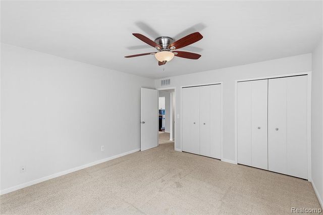 1855 Meadow Dale Court 18, Rochester Hills, MI 48309
