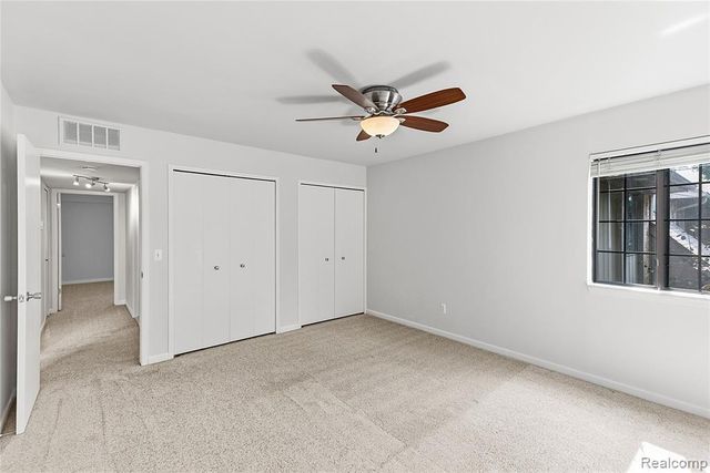 1855 Meadow Dale Court 18, Rochester Hills, MI 48309