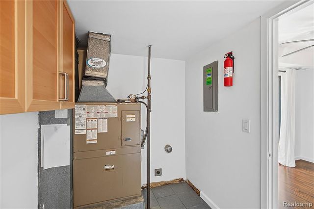 1855 Meadow Dale Court 18, Rochester Hills, MI 48309