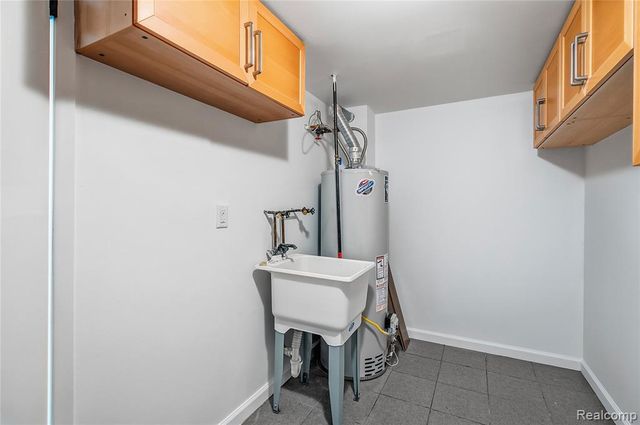 1855 Meadow Dale Court 18, Rochester Hills, MI 48309