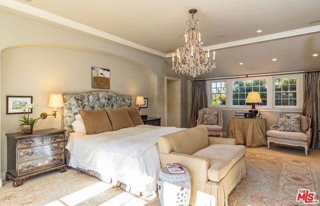 685 Elkins Road, Los Angeles, CA 90049