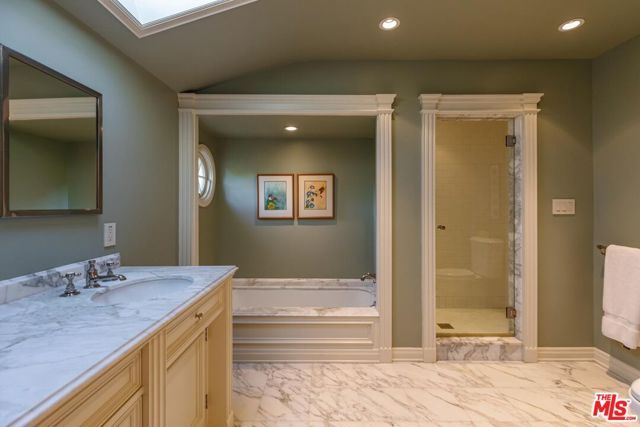 685 Elkins Road, Los Angeles, CA 90049