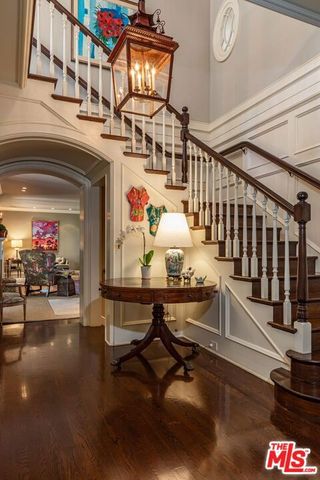 685 Elkins Road, Los Angeles, CA 90049