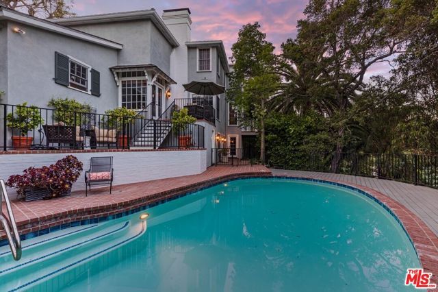 685 Elkins Road, Los Angeles, CA 90049