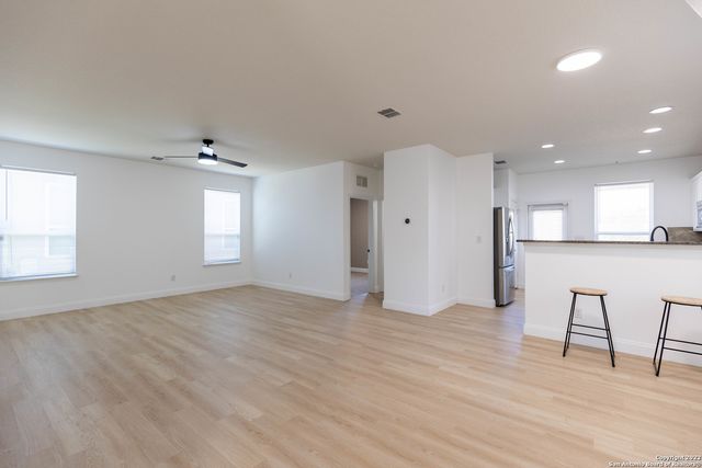 443 Harvest Pt, Selma, TX 78154
