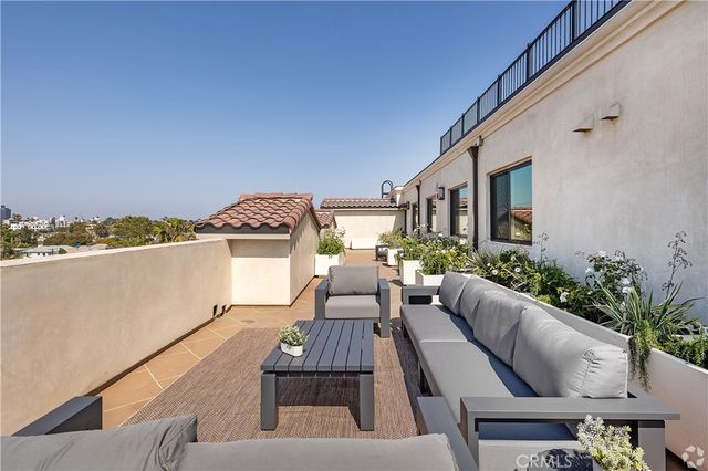 1303 S Orange Grove Avenue 601, Los Angeles, CA 90019