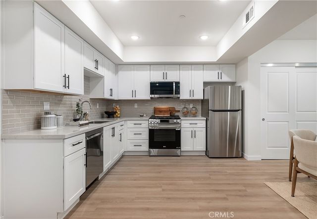 1303 S Orange Grove Avenue 601, Los Angeles, CA 90019