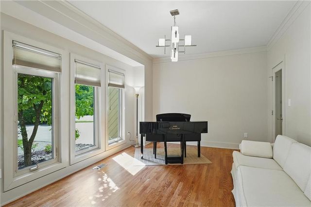 6112 N Mattox Road, Kansas City, MO 64151