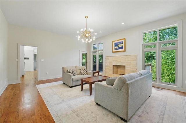 6112 N Mattox Road, Kansas City, MO 64151