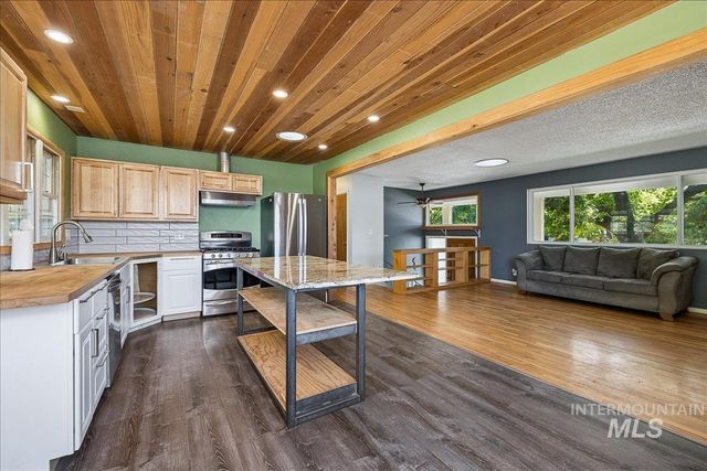 7226 W Cedarwood Dr., Boise, ID 83709