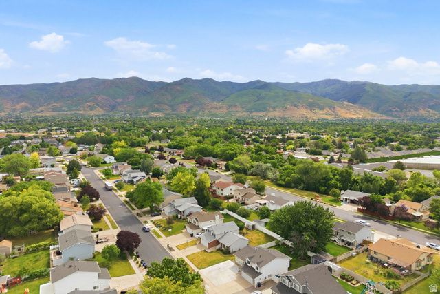 431 W CREEKSIDE LN, Kaysville, UT 84037