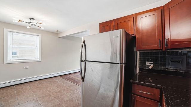 2411 W Balmoral Avenue 3B, Chicago, IL 60625